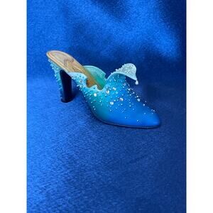 Just the Right Shoe 1999 The Wave Blue Shoe